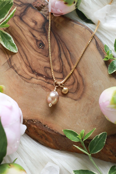 Shelled Pink Pearl Gold Necklace